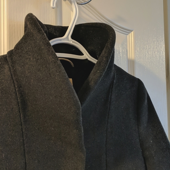 Aritzia | Wilfred Cocoon Coat 🖤 - Picture 5 of 10